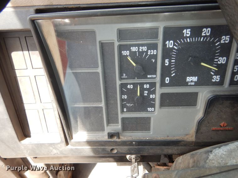 image for item DK1853 1993 International 4900  tanker fire truck