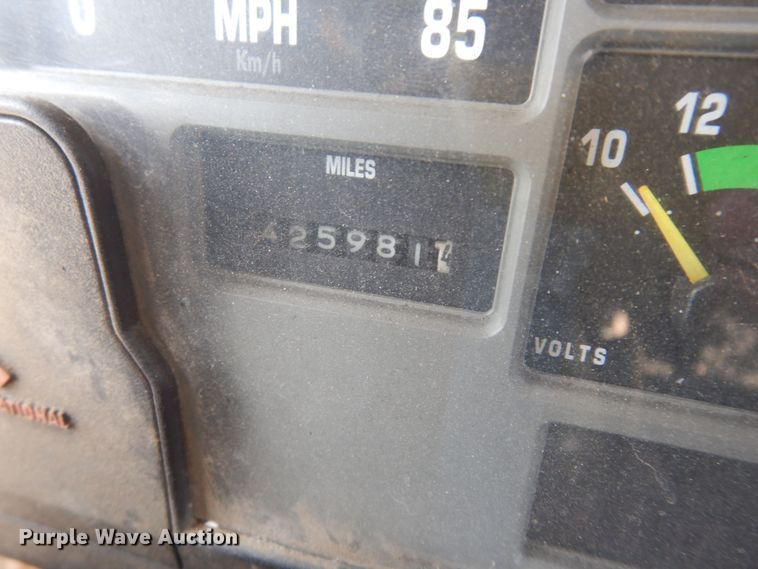 image for item DK1853 1993 International 4900  tanker fire truck