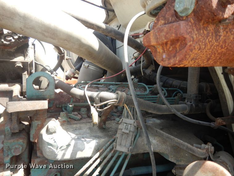 image for item DK1853 1993 International 4900  tanker fire truck