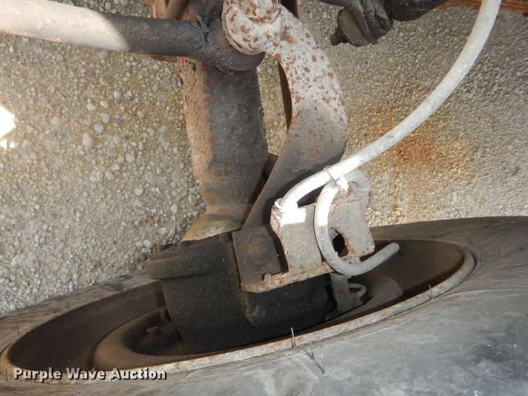 image for item DK1853 1993 International 4900  tanker fire truck