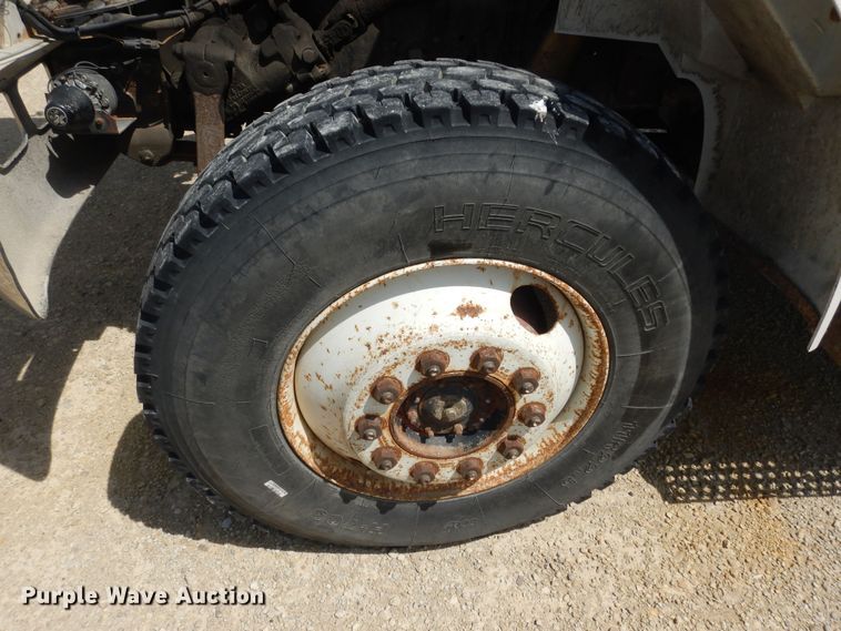 image for item DK1853 1993 International 4900  tanker fire truck