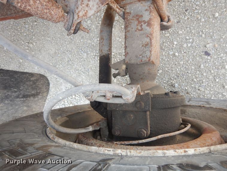 image for item DK1853 1993 International 4900  tanker fire truck