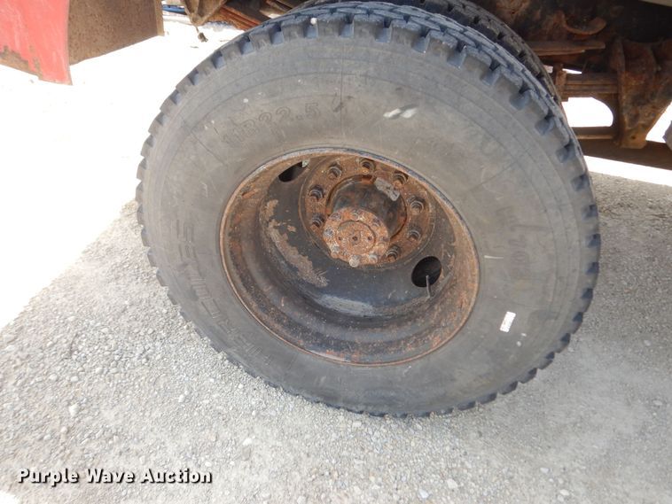 image for item DK1853 1993 International 4900  tanker fire truck