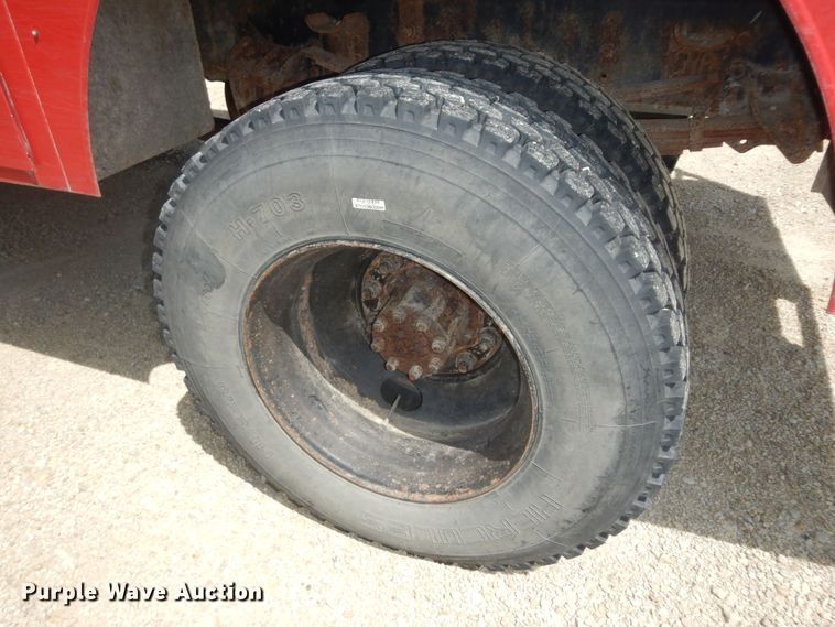 image for item DK1853 1993 International 4900  tanker fire truck