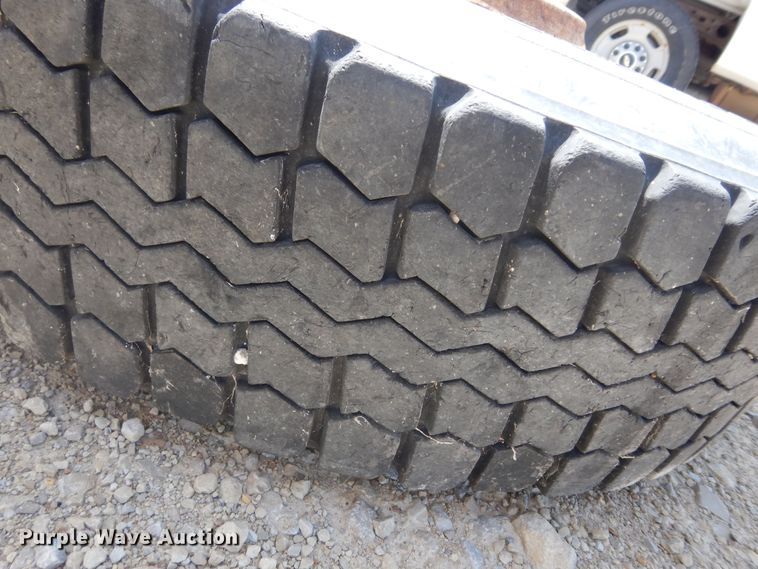 image for item DK1853 1993 International 4900  tanker fire truck