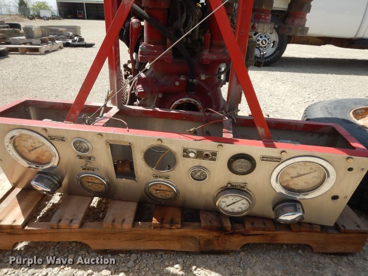 image for item DK1853 1993 International 4900  tanker fire truck