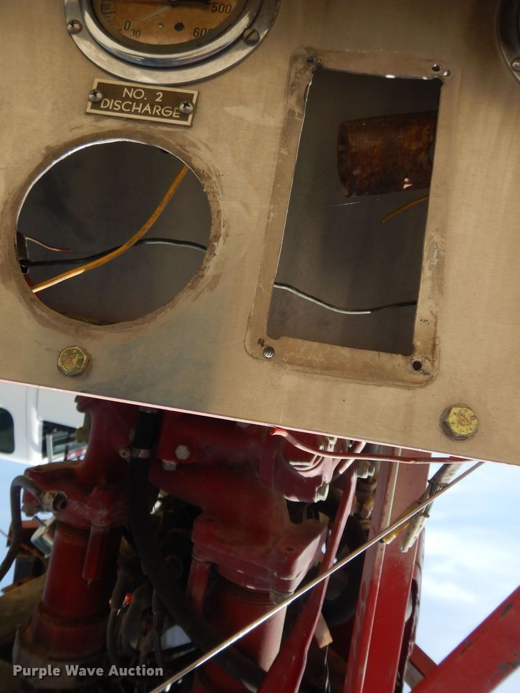 image for item DK1853 1993 International 4900  tanker fire truck