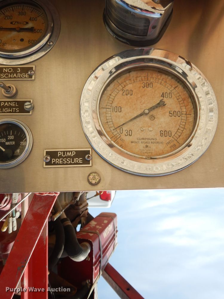 image for item DK1853 1993 International 4900  tanker fire truck