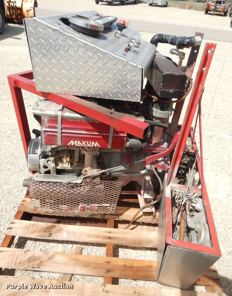 image for item DK1853 1993 International 4900  tanker fire truck