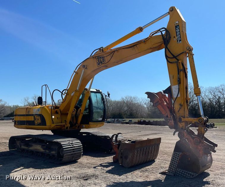 image for item DK7372 2004 JCB JS220  excavator