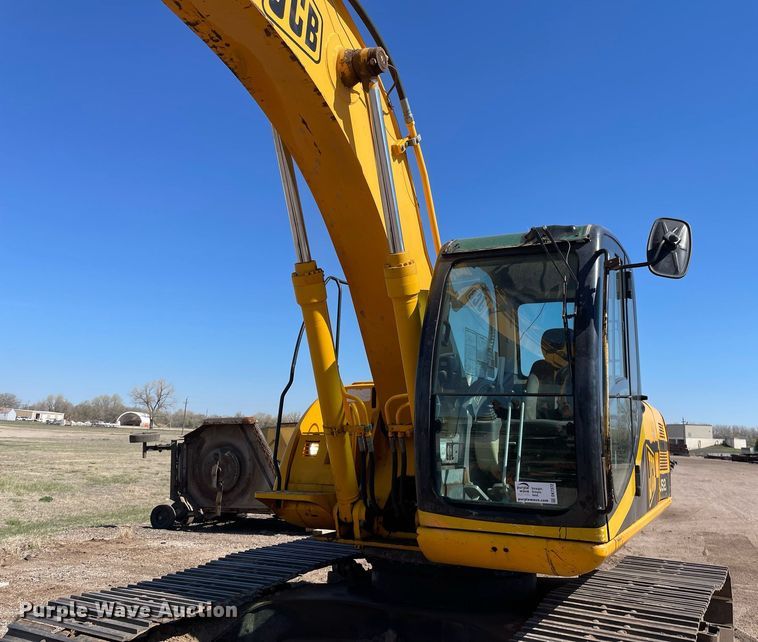 image for item DK7372 2004 JCB JS220  excavator