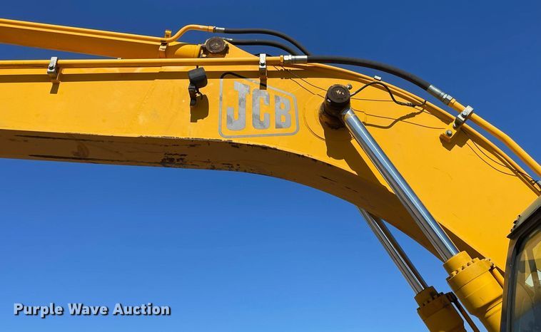 image for item DK7372 2004 JCB JS220  excavator