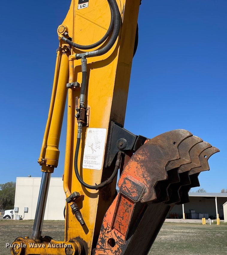 image for item DK7372 2004 JCB JS220  excavator