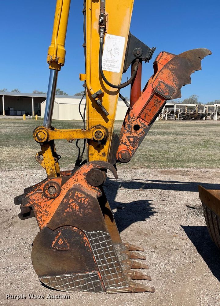 image for item DK7372 2004 JCB JS220  excavator