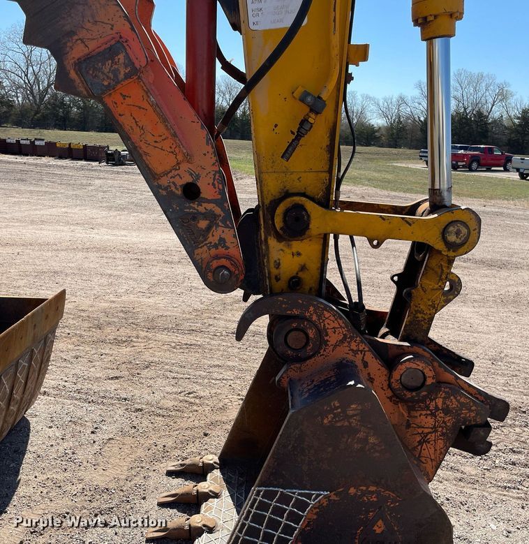 image for item DK7372 2004 JCB JS220  excavator