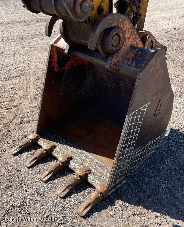 image for item DK7372 2004 JCB JS220  excavator