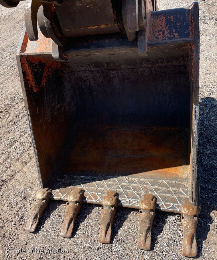 image for item DK7372 2004 JCB JS220  excavator