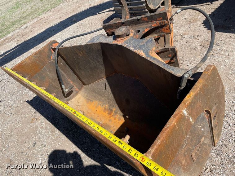 image for item DK7372 2004 JCB JS220  excavator