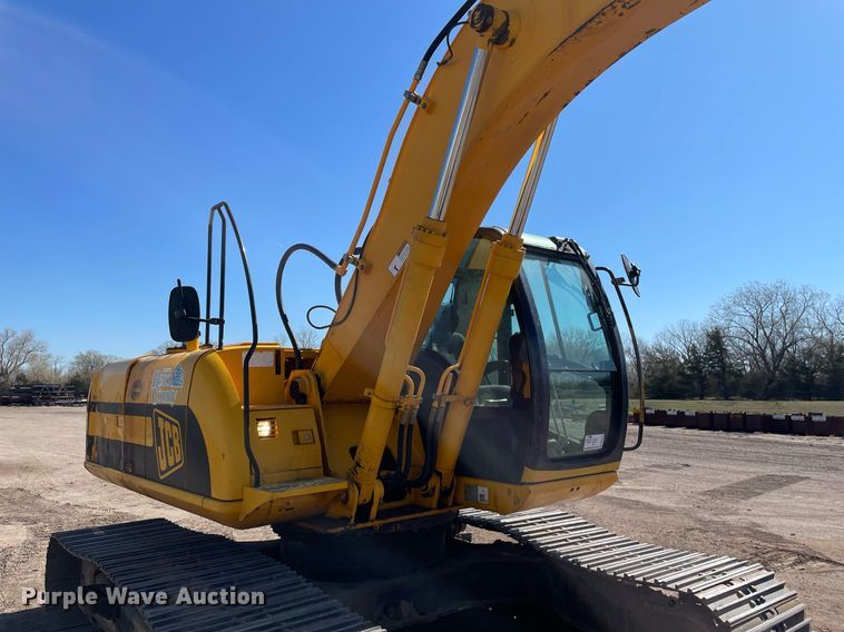 image for item DK7372 2004 JCB JS220  excavator