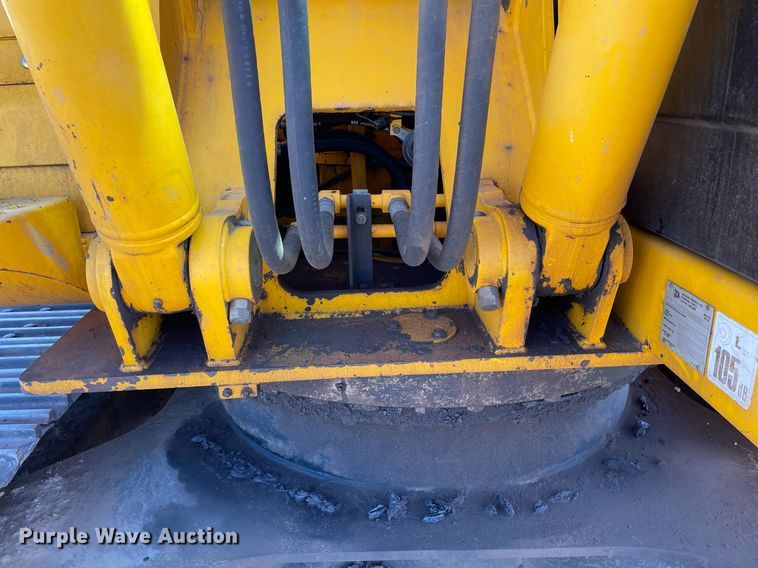 image for item DK7372 2004 JCB JS220  excavator