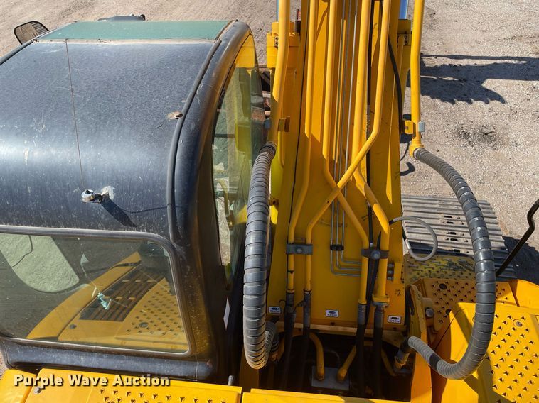 image for item DK7372 2004 JCB JS220  excavator