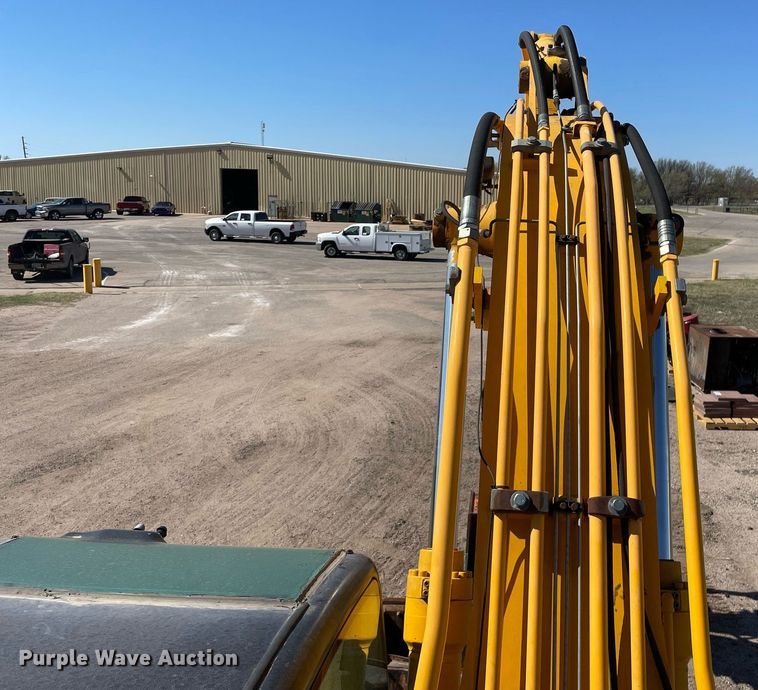 image for item DK7372 2004 JCB JS220  excavator