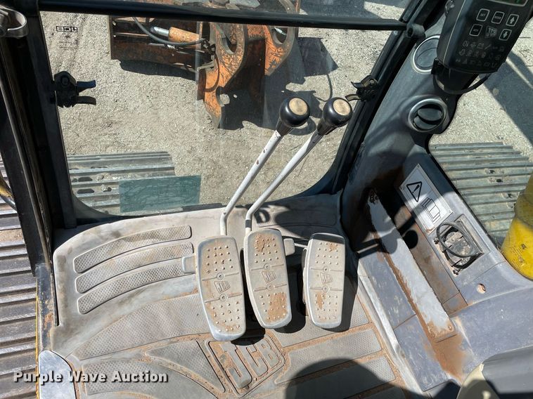 image for item DK7372 2004 JCB JS220  excavator