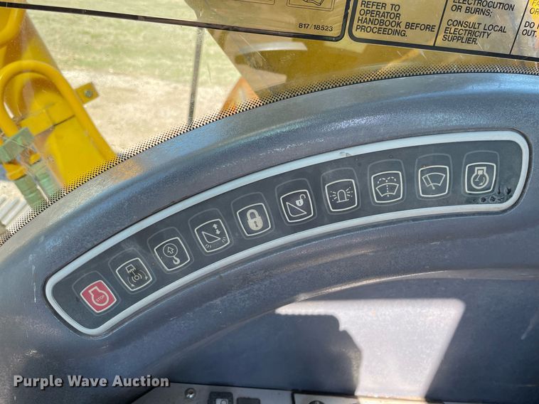 image for item DK7372 2004 JCB JS220  excavator