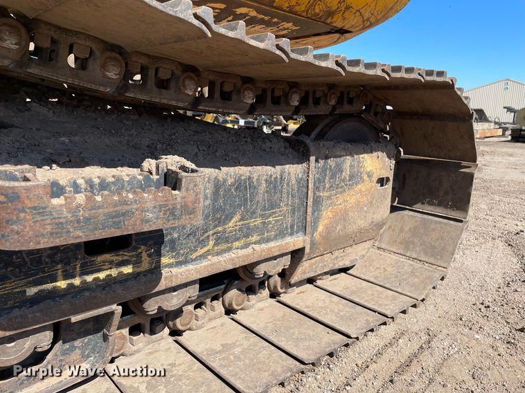 image for item DK7372 2004 JCB JS220  excavator