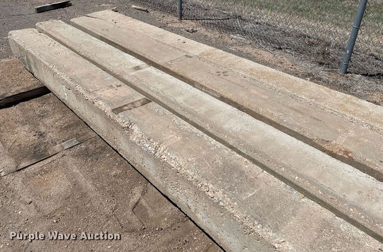 image for item DK7388 (4) concrete pilings