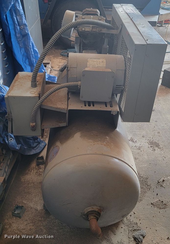 image for item DL6276 Ingersoll Rand T30  air compressor