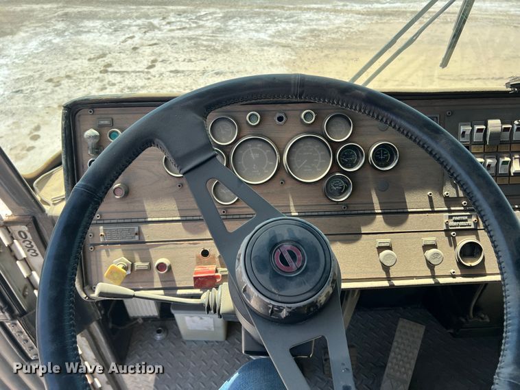 image for item DN4607 1988 Sutphen CF1500L  pumper fire truck