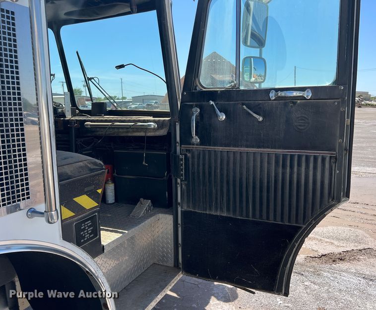 image for item DN4607 1988 Sutphen CF1500L  pumper fire truck