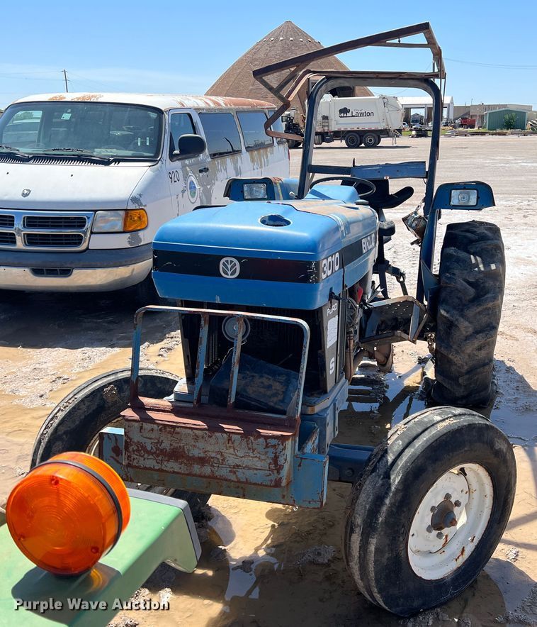 image for item DN4615 New Holland 3010  tractor