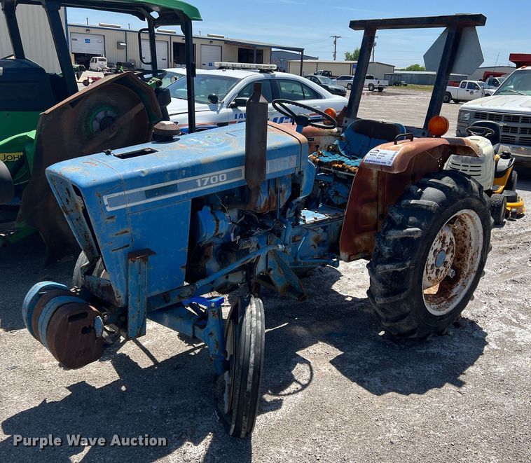 image for item DN4618 Ford 1700  tractor