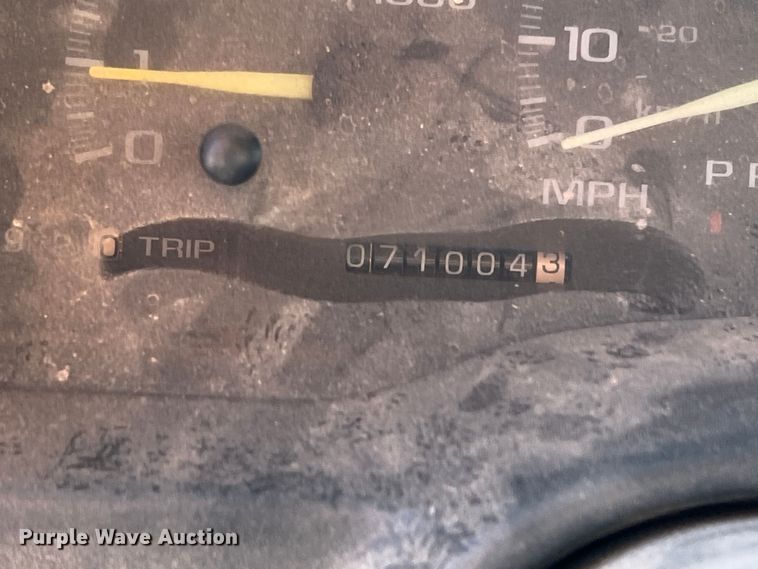 image for item DN4619 1998 Chevrolet C3500  dump bed pickup truck