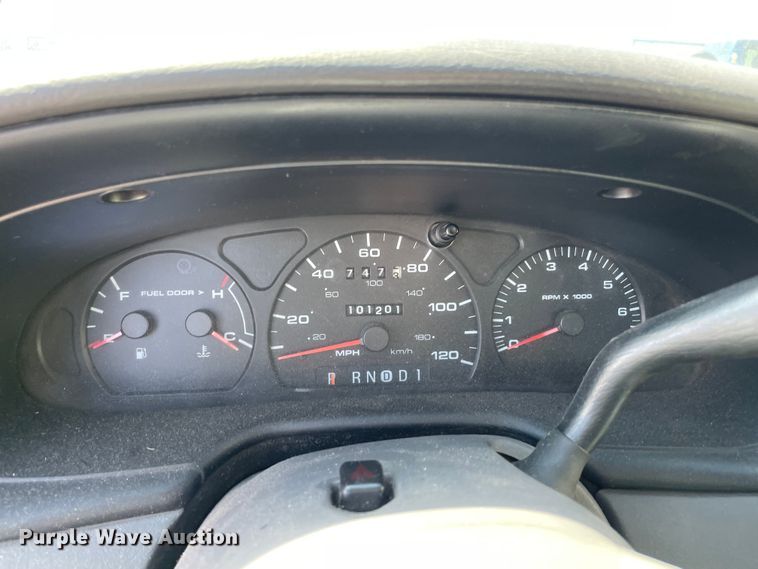 image for item DN4628 2001 Ford Taurus