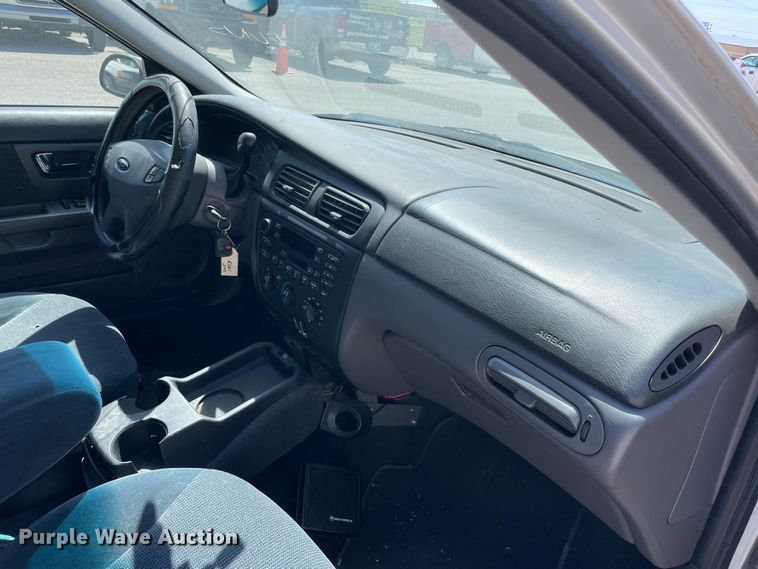 image for item DN4628 2001 Ford Taurus