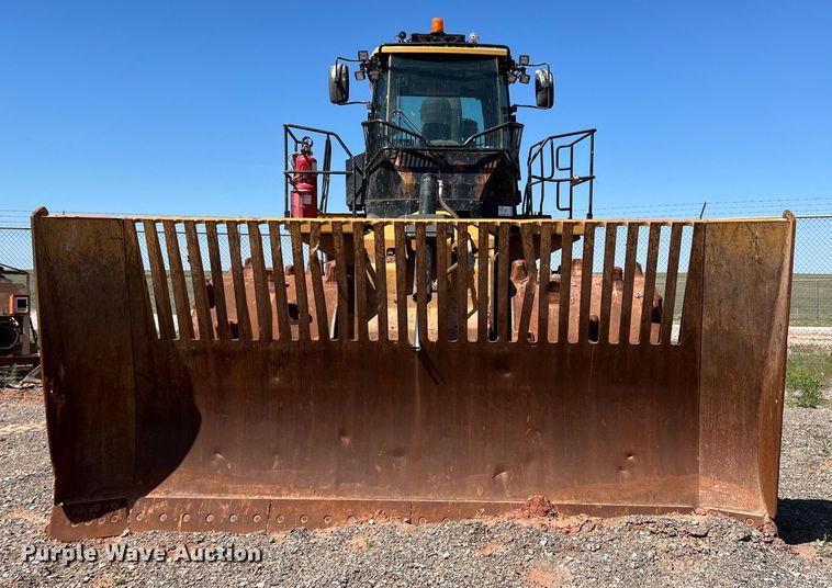 image for item DN4638 2016 Caterpillar 826K  landfill compactor