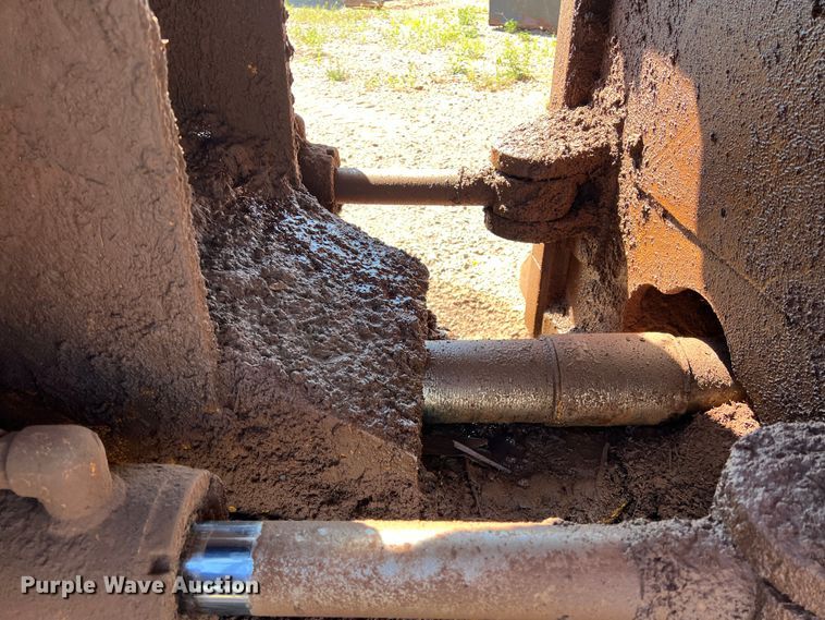 image for item DN4638 2016 Caterpillar 826K  landfill compactor