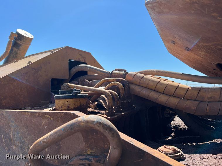 image for item DN4638 2016 Caterpillar 826K  landfill compactor