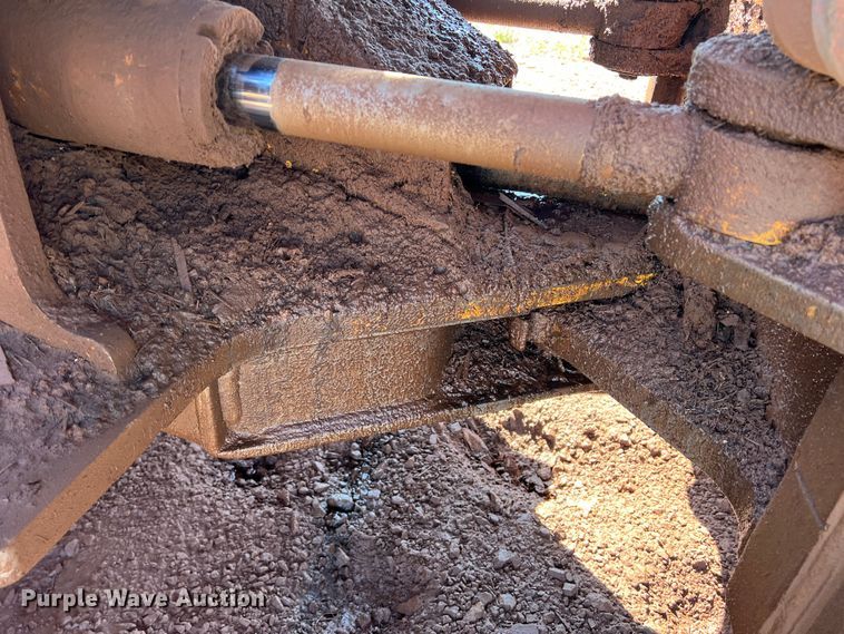 image for item DN4638 2016 Caterpillar 826K  landfill compactor