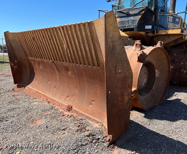 image for item DN4638 2016 Caterpillar 826K  landfill compactor