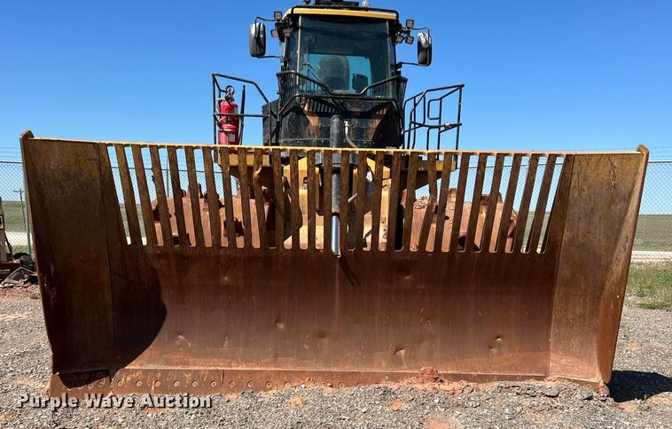 image for item DN4638 2016 Caterpillar 826K  landfill compactor