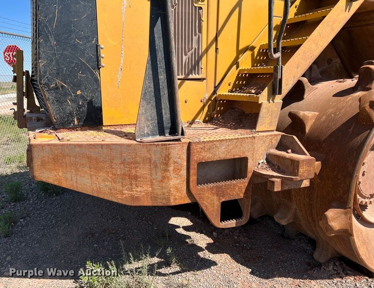 image for item DN4638 2016 Caterpillar 826K  landfill compactor