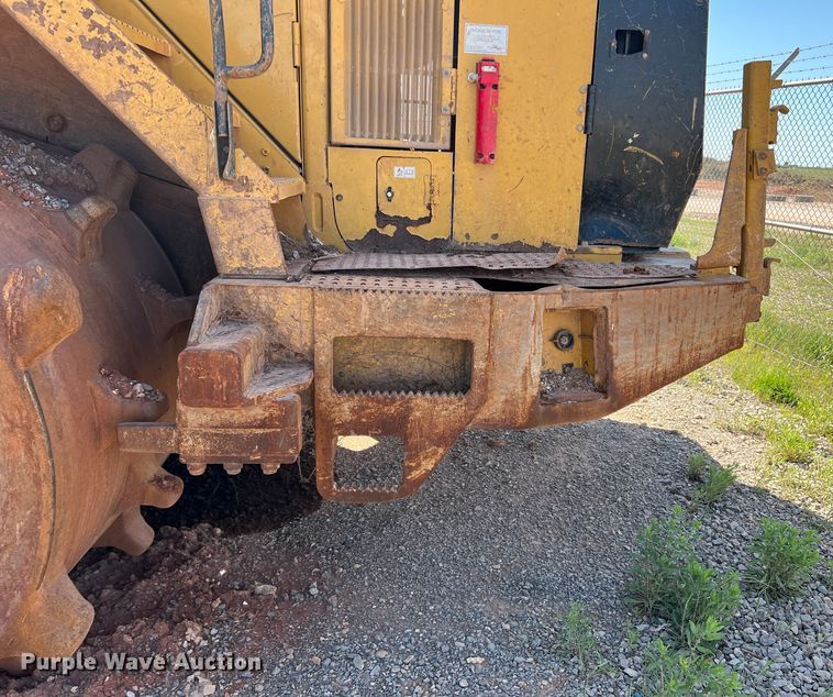 image for item DN4638 2016 Caterpillar 826K  landfill compactor