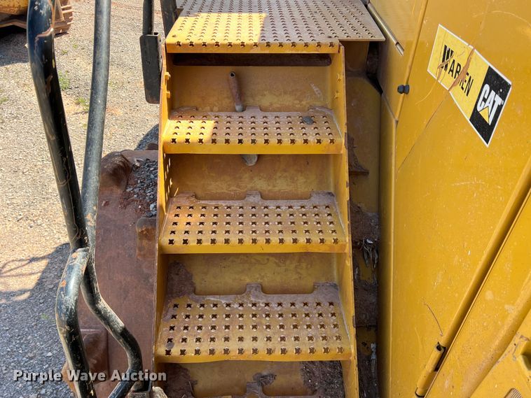 image for item DN4638 2016 Caterpillar 826K  landfill compactor