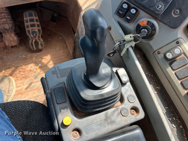 image for item DN4638 2016 Caterpillar 826K  landfill compactor