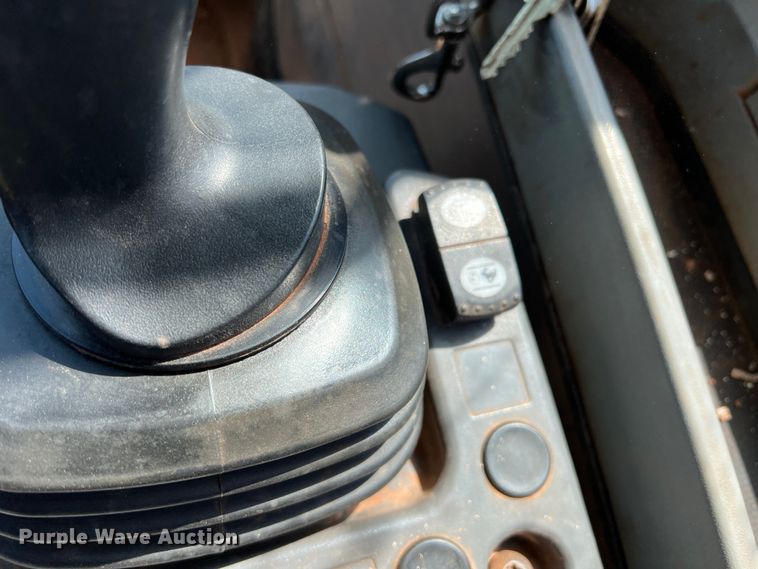 image for item DN4638 2016 Caterpillar 826K  landfill compactor