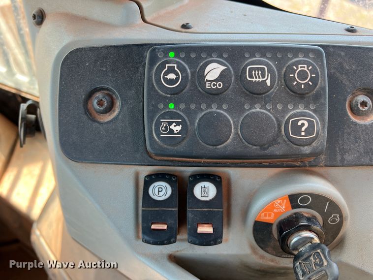 image for item DN4638 2016 Caterpillar 826K  landfill compactor